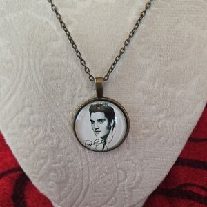 Elvis, black/white image, clear dome Pendant + 18" dark brass tone Chain